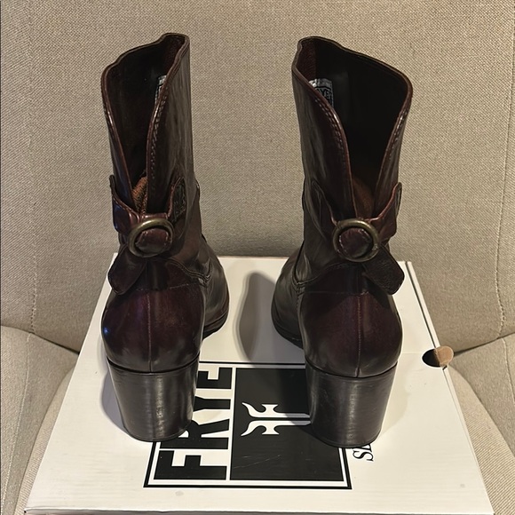 Frye Lucinda Short Boot - Picture 2 of 8